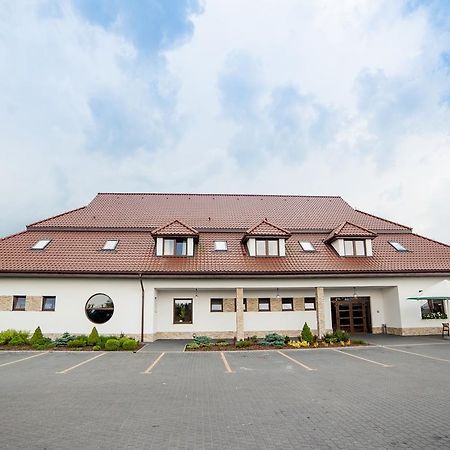 Hotel Gosciniec Nad Goplem Grodztwo Exterior foto