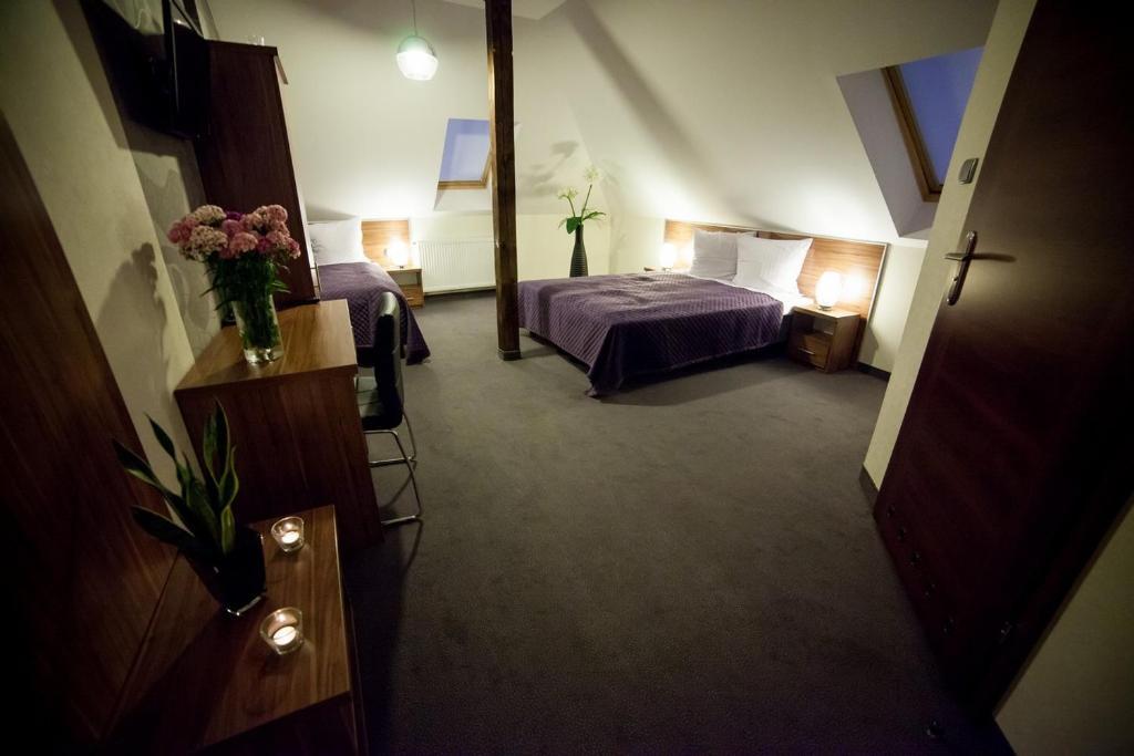 Hotel Gosciniec Nad Goplem Grodztwo Zimmer foto